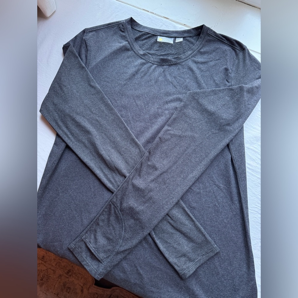 Women’s size M Zella long sleeve athletic top
